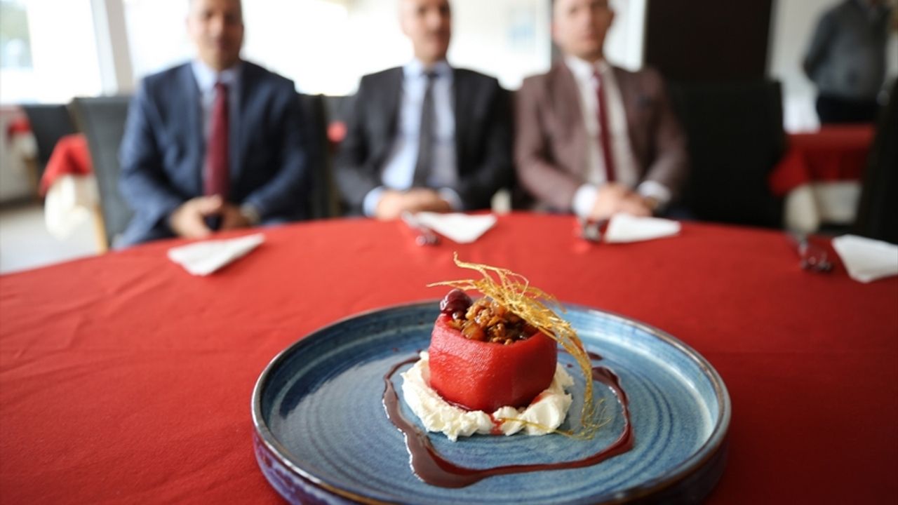 Nevşehir'de gastronomi alanında yarışacak öğrenciler jüri önüne çıktı
