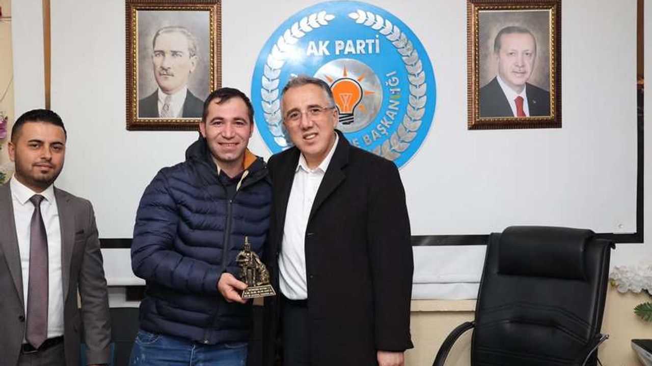 Nevşehir Belediye Başkanı Mehmet Sarvan Hacıbektaş Ak Parti ilçe binasını ziyaret etti