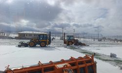 Hacıbektaş Dedebağı Futbol Sahası Maça Hazır: Kar Temizleme Çalışmaları Tamamlandı!