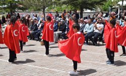 Karaburna İlk ve Ortaokulu’nda Bahar Şenliği Coşkusu
