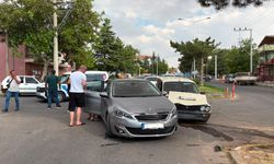 Hacıbektaş'ta Trafik Kazası: 2 Kişi Hafif Yaralandı