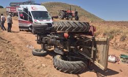Hacıbektaş Kütükçü Köyü Tarla Yolunda Traktör Devrildi: 1 Kişi Yaralandı