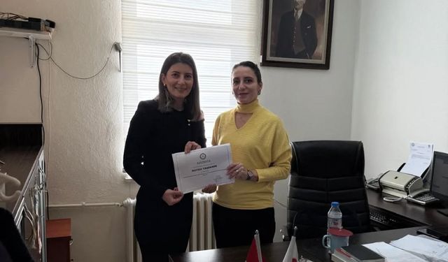 Duygu Başkan Mazbatasını Aldı