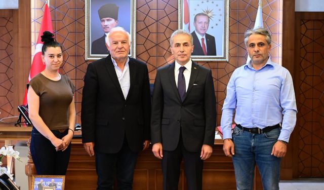 Hacıbektaş Veli Kültür Derneği Heyetinden Vali Hüseyin Kök’e Ziyaret