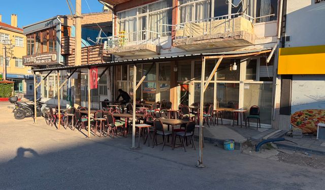 Dem Uçar Kıraathanesi