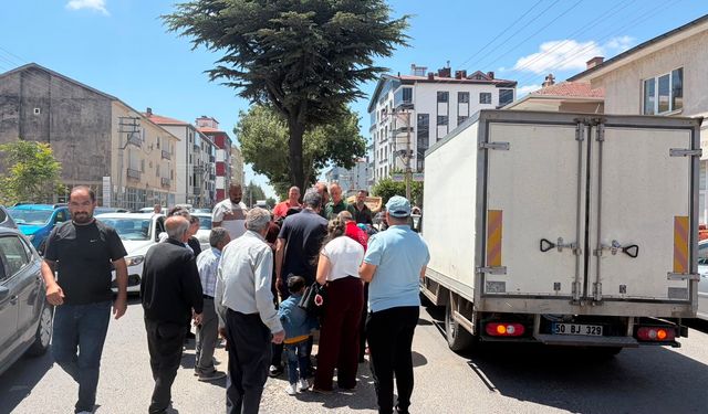 Hacıbektaş'ta Yaşlı Kadına Hafif Ticari Araç Çarptı: Sağlık Durumu İyi