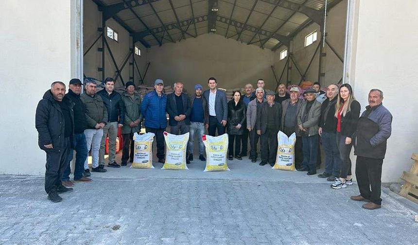 Hacıbektaş'ta çiftçilere aspir tohumu dağıtımı yapıldı
