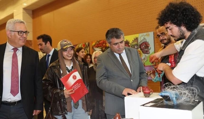 NEVÜ Hacıbektaş MYO ve GSF Öğrencilerinin Sergileri Kapılarını Açtı