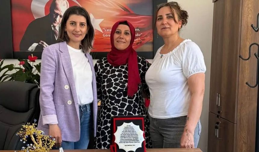 Hacıbektaş Esnaf ve Sanatkârlar Odası'ndan Gençlik ve Spor İlçe Müdürü Ayşe Değerlier'e Hayırlı Olsun Ziyareti