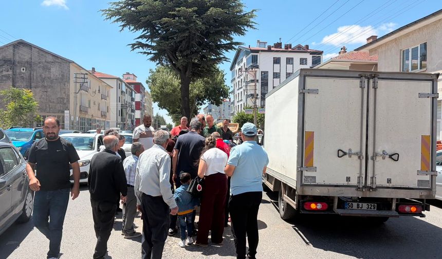 Hacıbektaş'ta Yaşlı Kadına Hafif Ticari Araç Çarptı: Sağlık Durumu İyi