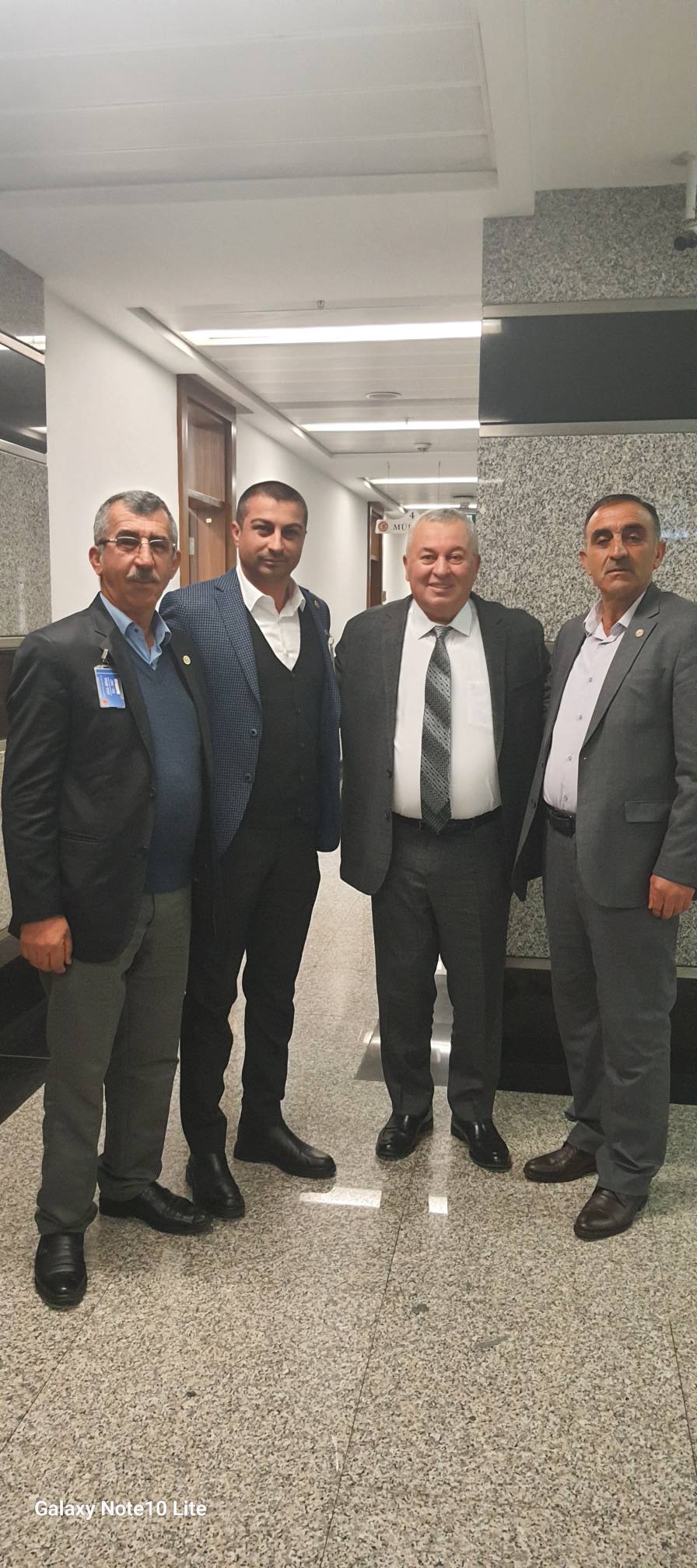 631752189 4269534326698539 2518756530149600570 N