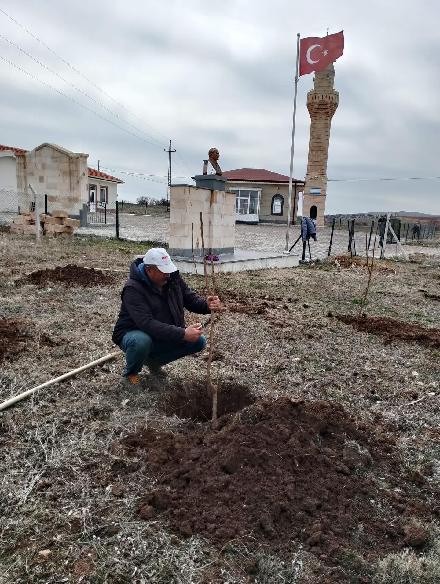 651532568 17868507360592211 8310693059561217947 N