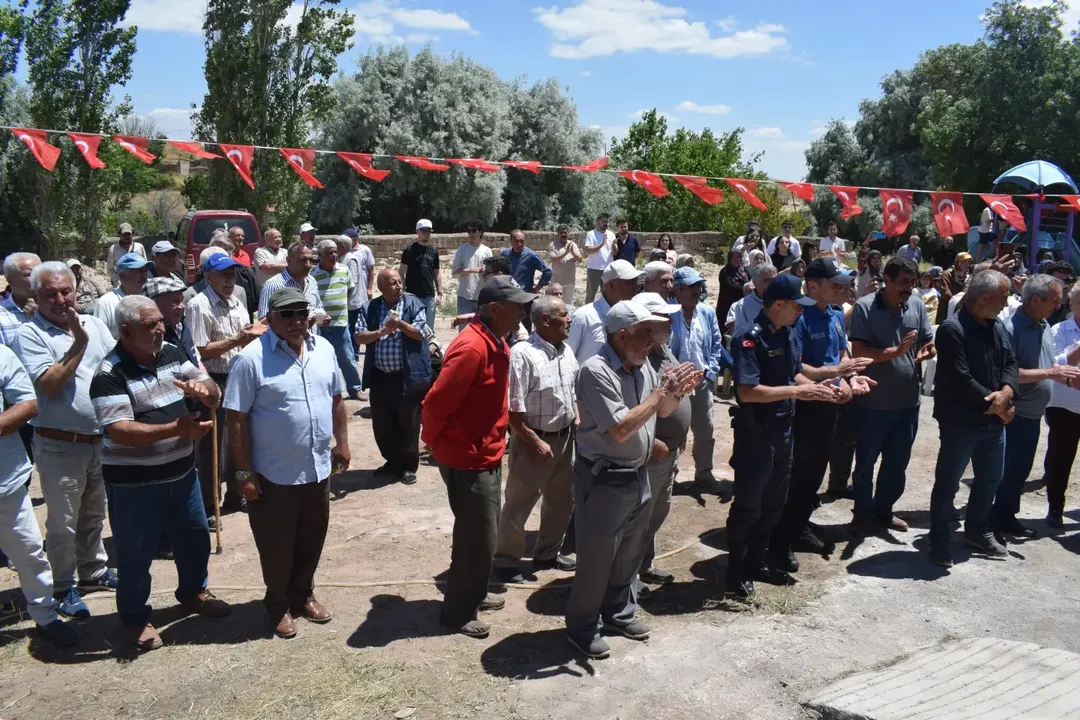 Kaymakamımız Sayın Özlem Doğan, İlçe Jandarma Komutanı Sayın Adem Yener, İlçe Emniyet Müdürü Sa (2)