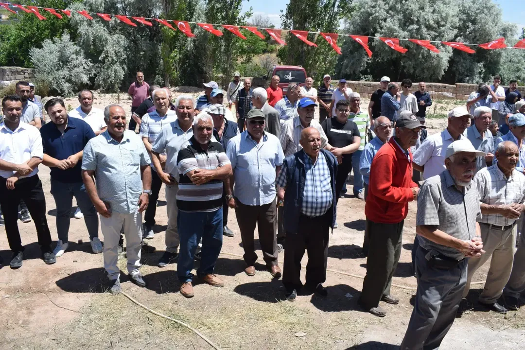 Kaymakamımız Sayın Özlem Doğan, İlçe Jandarma Komutanı Sayın Adem Yener, İlçe Emniyet Müdürü Sa (3)