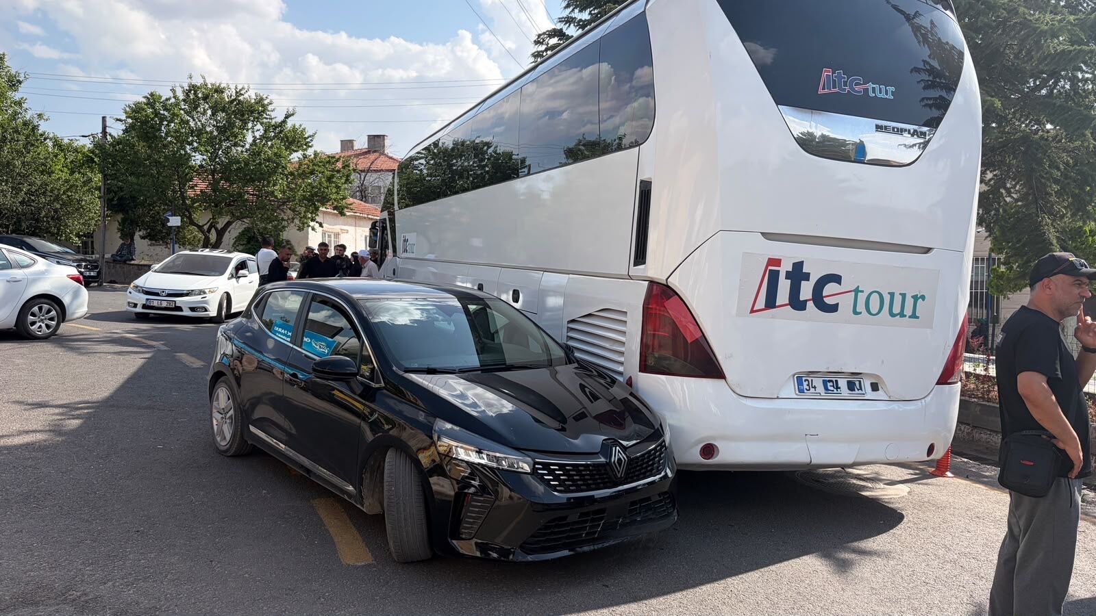 Hacıbektaş’ta Uğur Mumcu Parkı Önünde Maddi Hasarlı Trafik Kazası