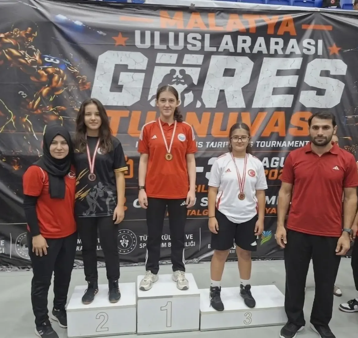 🥈🥉 Hacibektaş’ta Bi̇r İlk! Mi̇nderde Tari̇h Yazdik! 🇹🇷🤼 ♀️Hacıbektaş Kaymakamlığı Ile İlçe Ge (1)