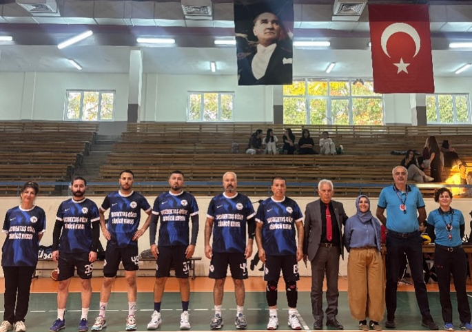 Hacıbektaş’ta Kurumlar Arası Voleybol Turnuvası Başladı